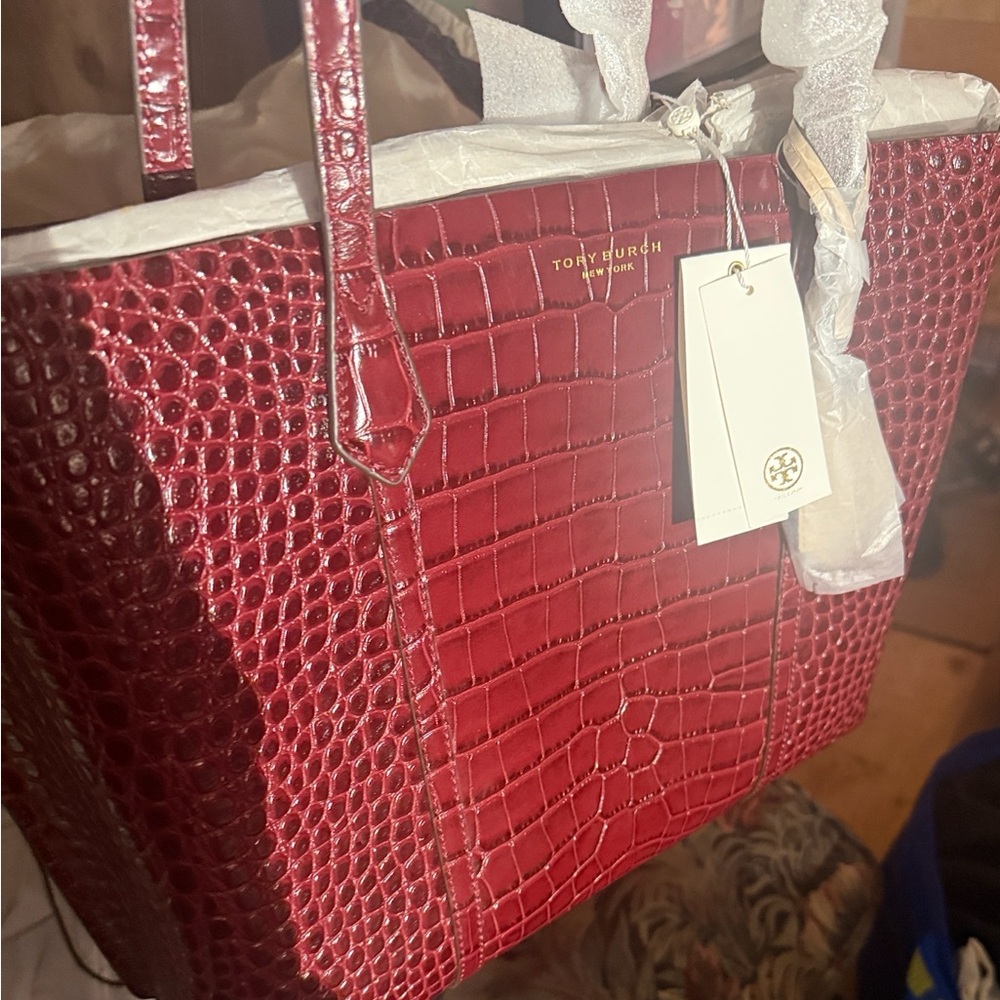 NWT Tory Burch Leather PERRY CROC EMBOSSED TRIPLE-COMPARTMENT
TOTE CLARET NWT